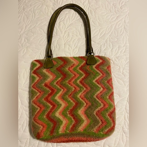 Zig Zag Felted Pink Green color bag - Picture 1 of 4